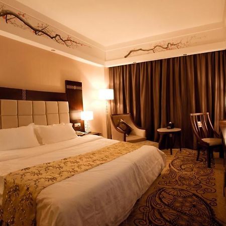 Guilin Golden Crown International Hotel Экстерьер фото